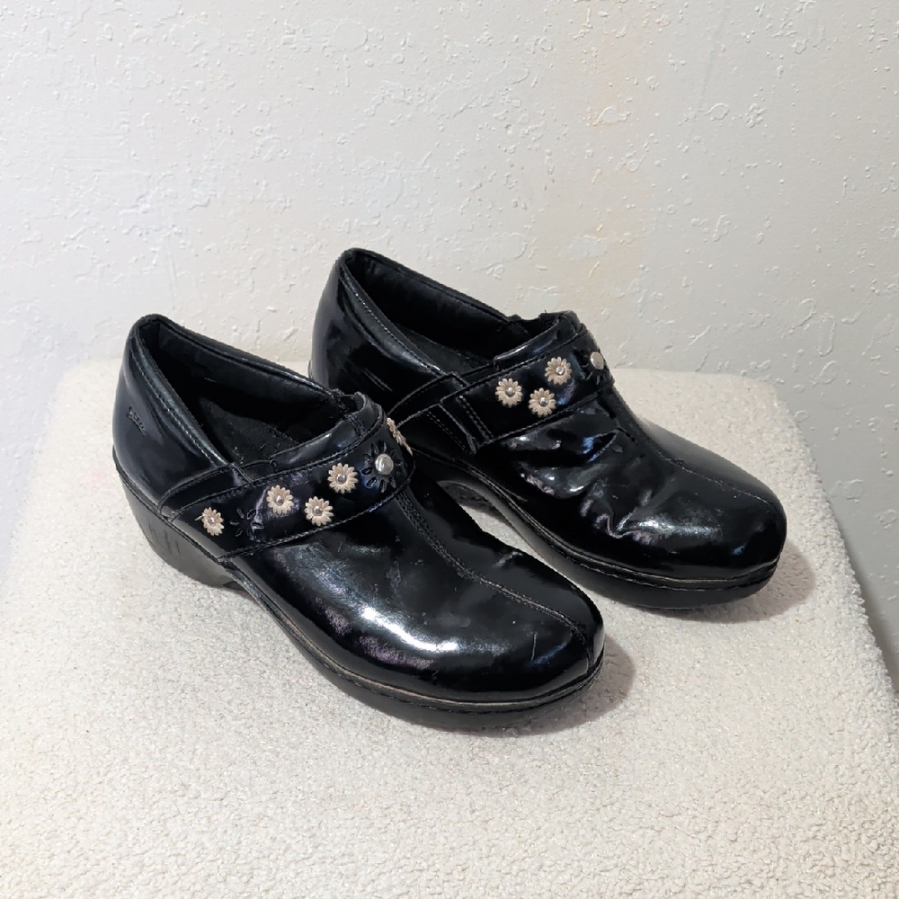 Spring Step Black Patent Leather Clogs EU 41 Floral Stud Strap Comfort